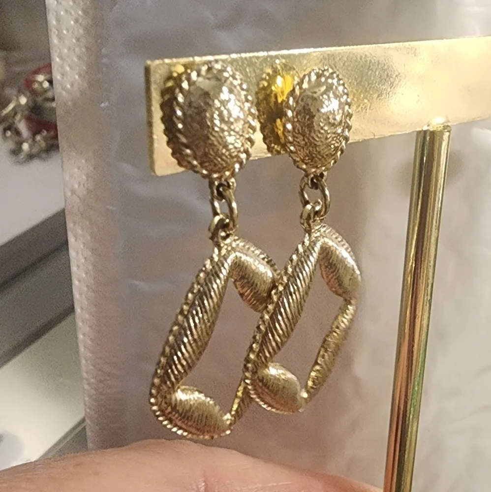 Elegant Gold-Tone‎ Dangle Earrings